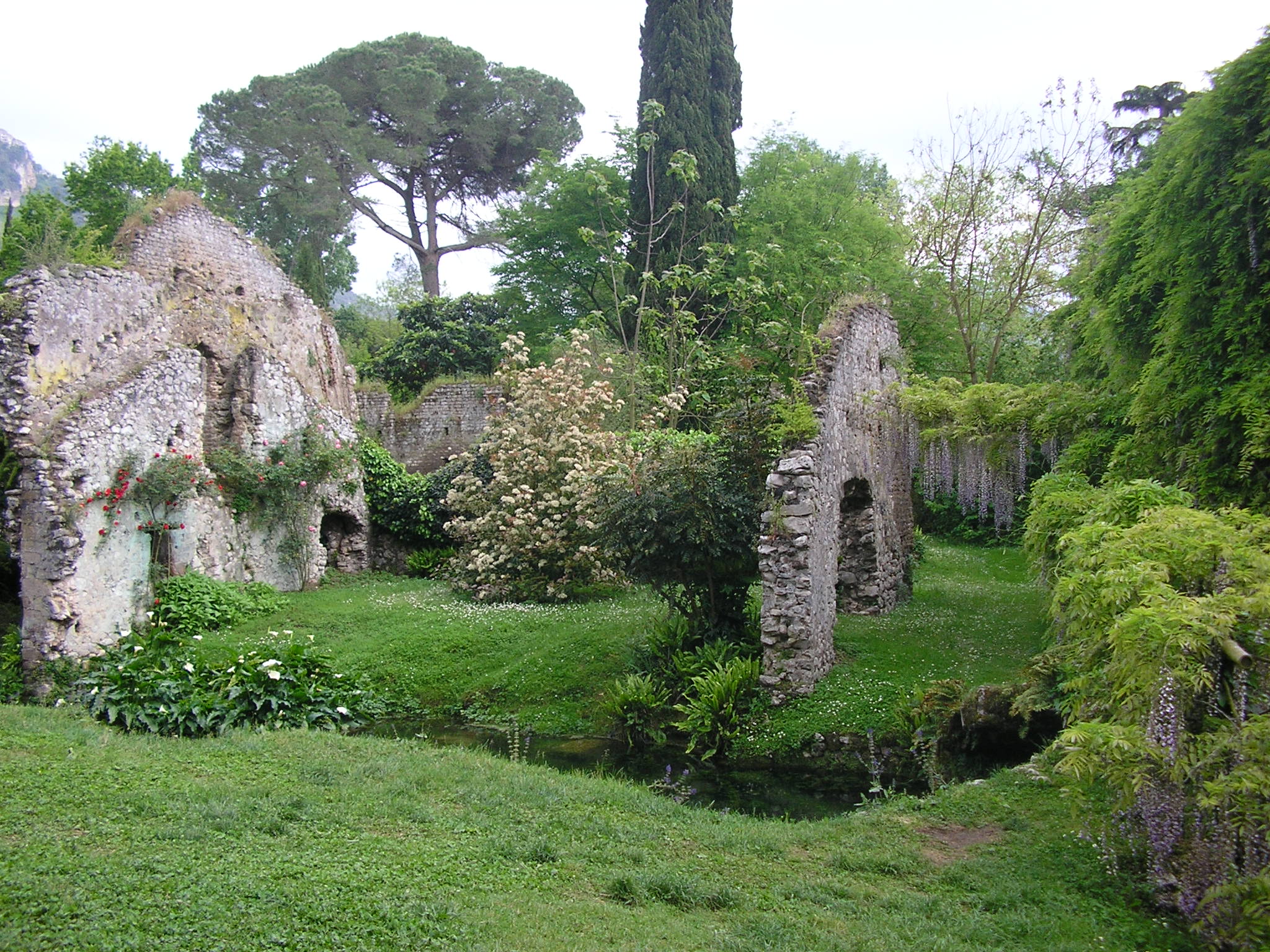 Der Garten von Ninfa Magazin DLT Travel